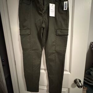 Old Navy Women’s Olive Cargo Pants